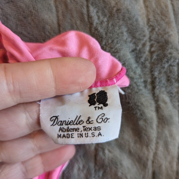 Pink and silver velvet children's leotard size 10-12 - Picture 3 of 3